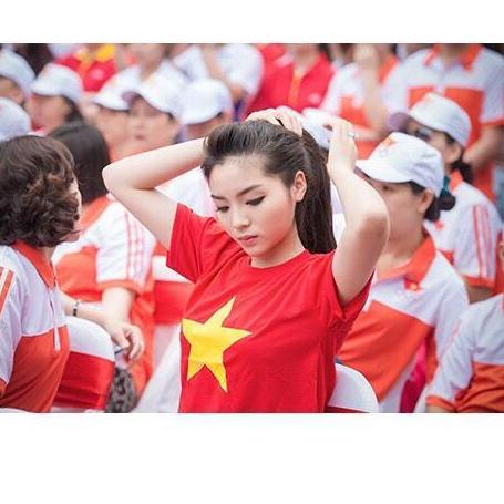 Áo Thun Cờ Đỏ Sao Vàng Cực Đẹp