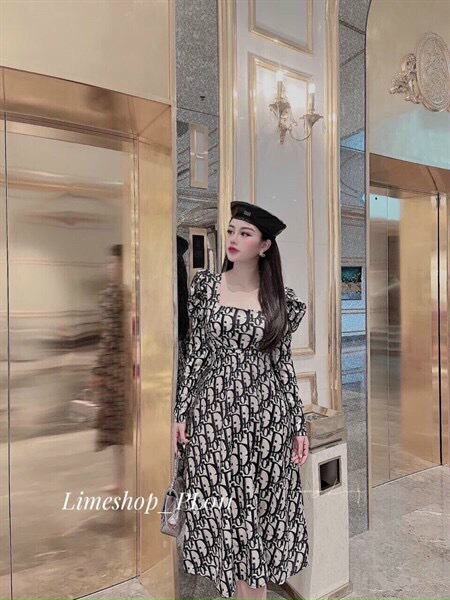 Đầm đi tiệc cổ vuông tay phồng, dáng váy xòe dài họa tiết độc lạ