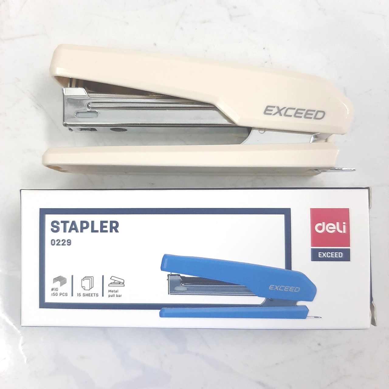 01 Cái Bấm kim số 10 Deli No229