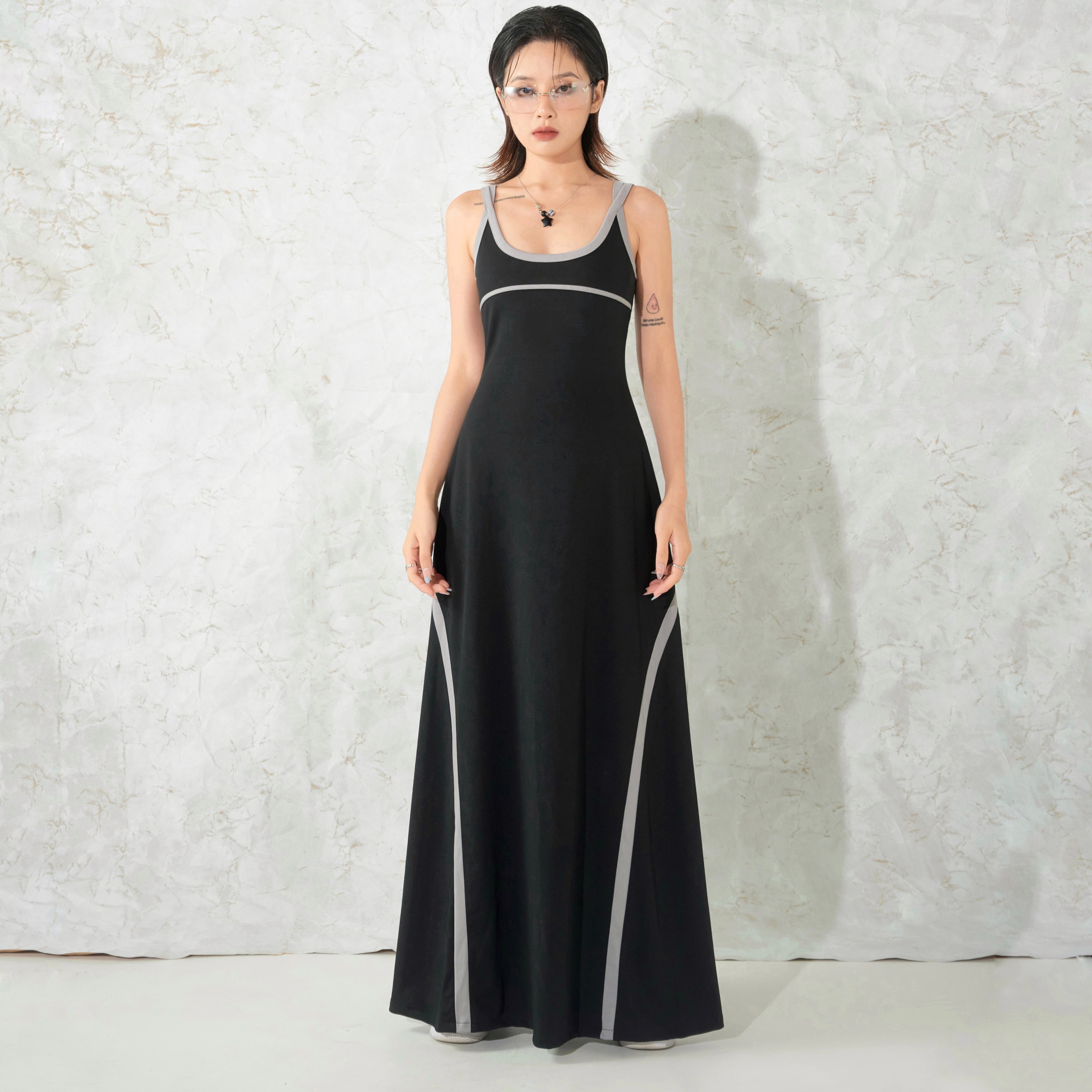 Into.eight | đầm thun dáng dài viền màu into eight thiết kế