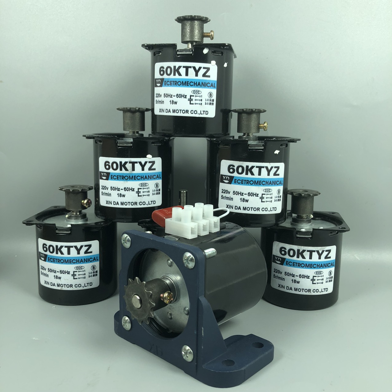 mô tơ giảm tốc 220v 18W (60Ktyz)