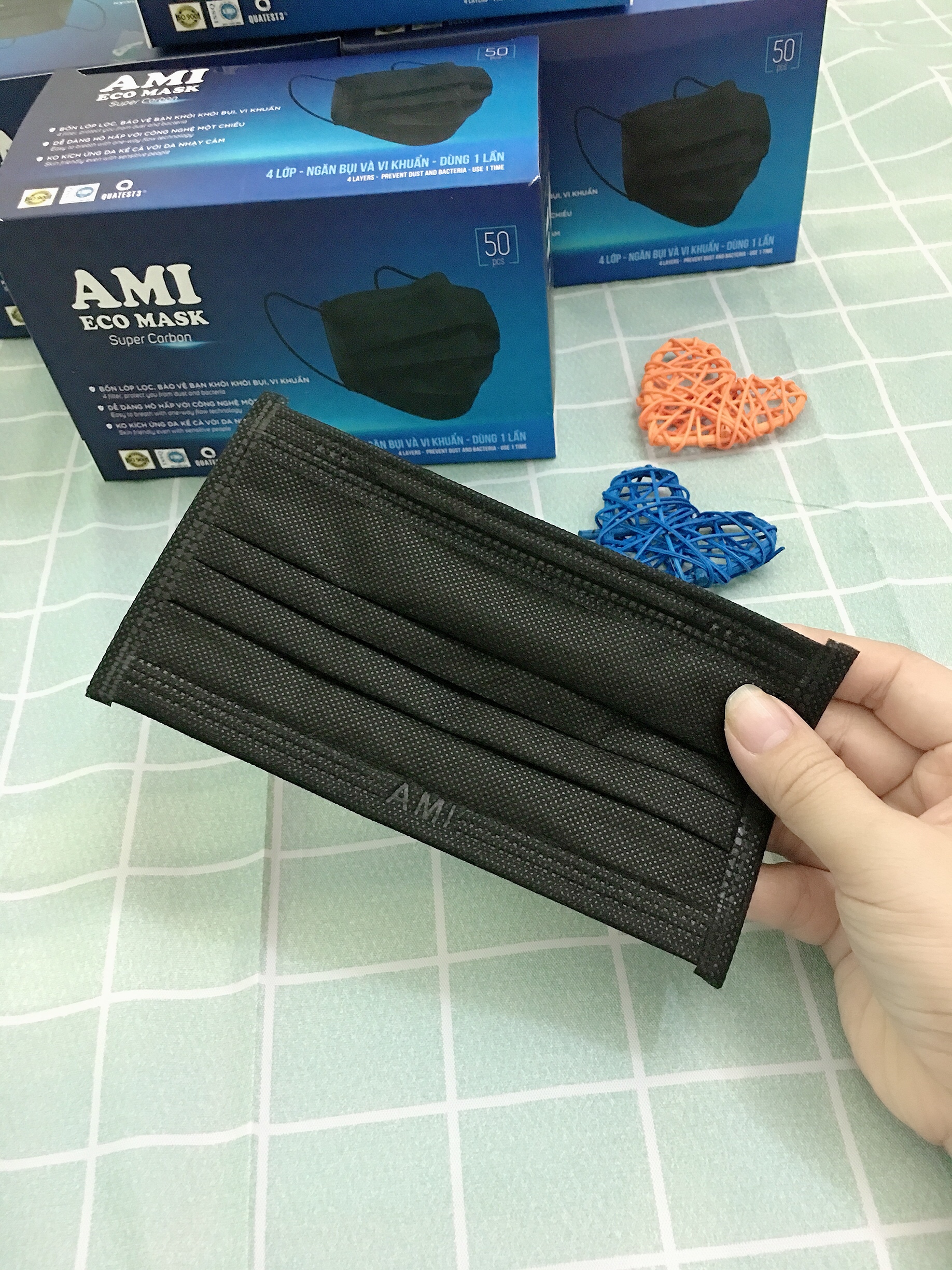 [HCM][SIÊU HOT 2020 - MÀU ĐEN CÁ TÍNH] Hộp 50 cái khẩu trang y tế AMI 4 lớp đạt tiêu chuẩn ISO 9001/AMI ECO MASK Super Carbon