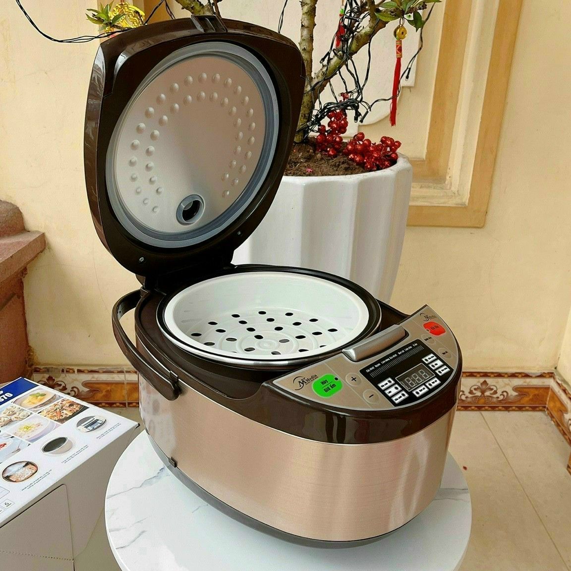 Nồi cơm điện tử đa năng media md-nc1870 dung tích 1.8 lit 8 chế độ nấu ,nồi cơm điện tử đa năng media, nồi cơm điện ,nồi cơm điện tử ,với thiết kế nấu 4 chiều không cháy ,giữ ấm đến 24h, các chế độ nấu