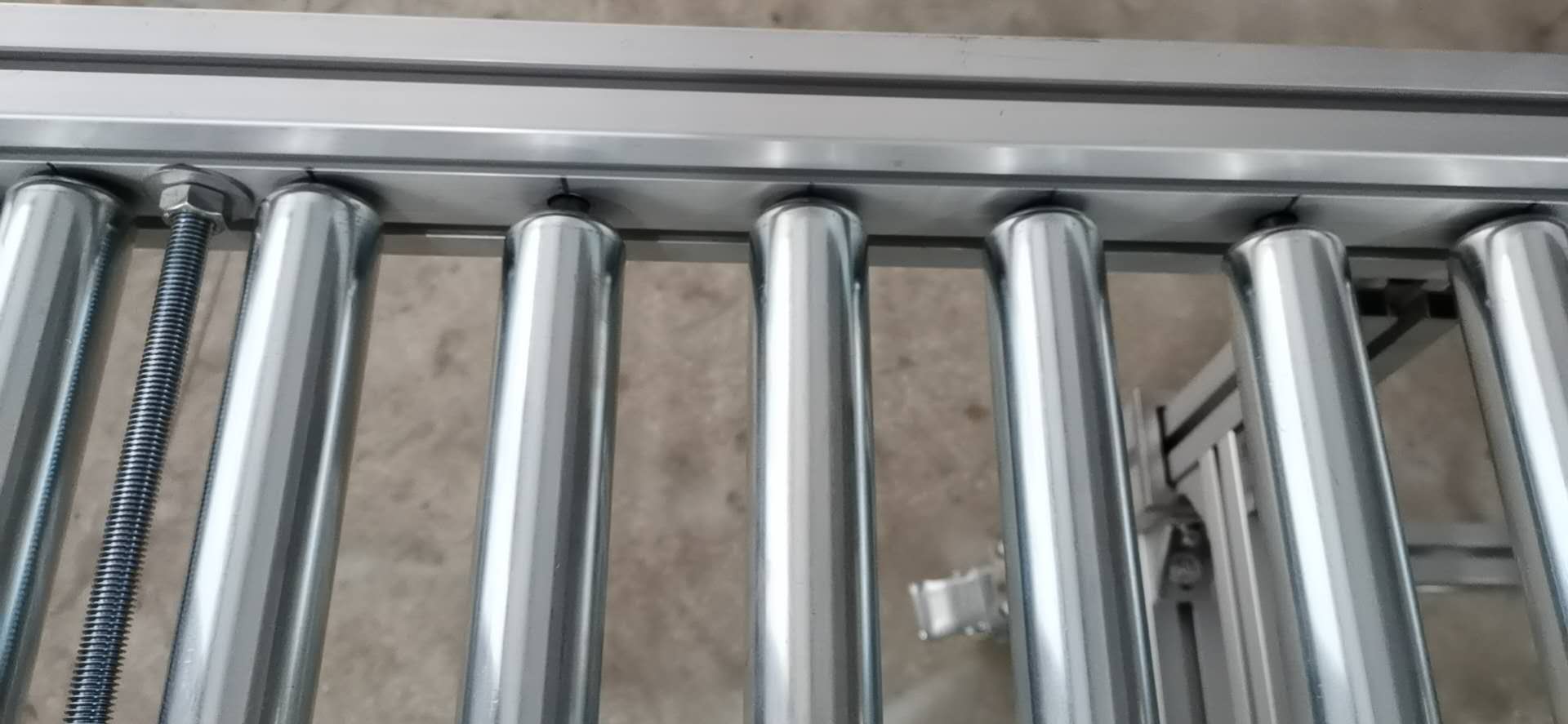 băng tải con lăn bằng thép không gỉ, thiết kế tùy chỉnh, vật liệu thép không gỉ 304. băng tải bán nóng, con lăn chất lượng tốt. cao cấp. nhà máy giá, thiết kế mới stainless steel roller conveyor ,customized design