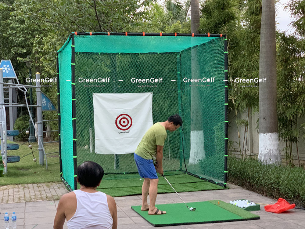 Combo tập swing golf trọn bộ gồm khung lưới + tâm phát bóng + thảm swing + thảm cỏ lót sàn + khay bóng
