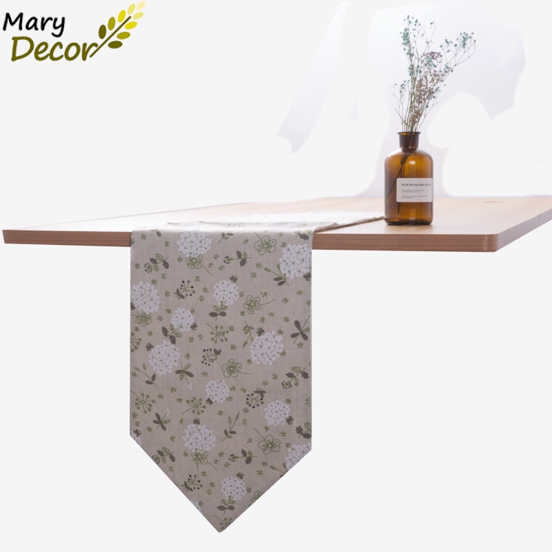Khăn trải bàn runner Mary Decor trang trí lớp học đẹp nhiều họa tiết trang nhã phù hợp môi trường sư phạm - họa tiết Cẩm tú cầu trắng - KR-E02