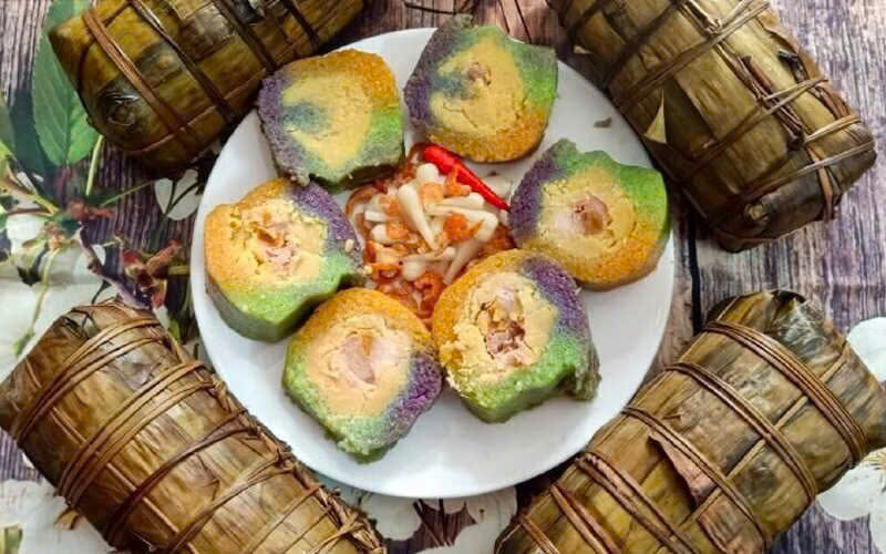 Bánh Tét 3 Màu Trứng Muối - đòn 700gr siêu hot