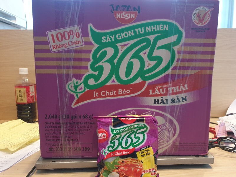 1 thùng tương đương 30 gói Mì không chiên Nissin 365 hương vị lẩu Thái hải sản gói 68g
