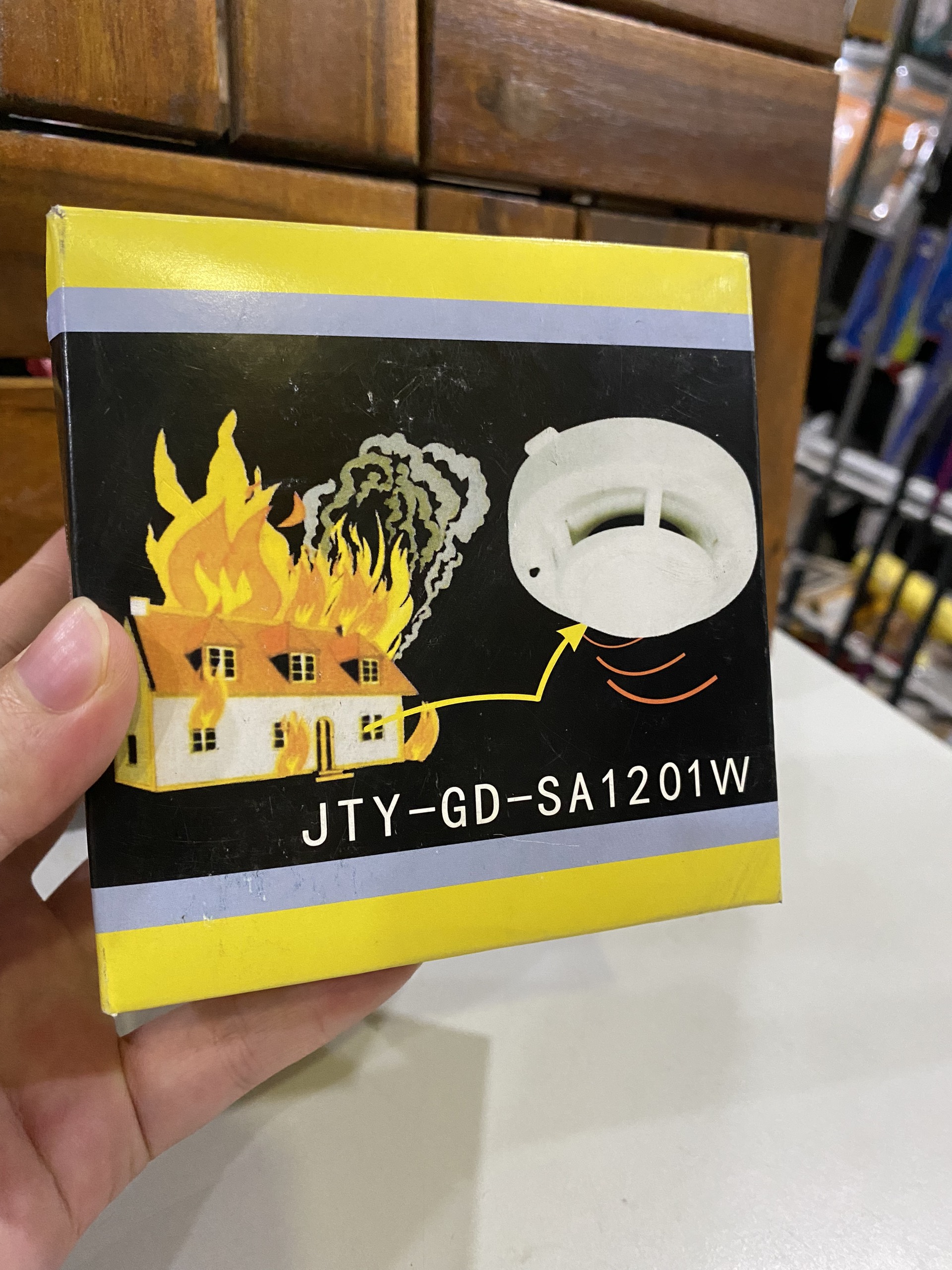 Thiết bị báo khói, báo cháy SA1201W hoạt động độc lập, không dây - dùng pin 9V