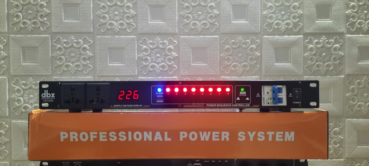 Quản lý nguồn điện dbx 1035 - 10 cổng - có cầu dao