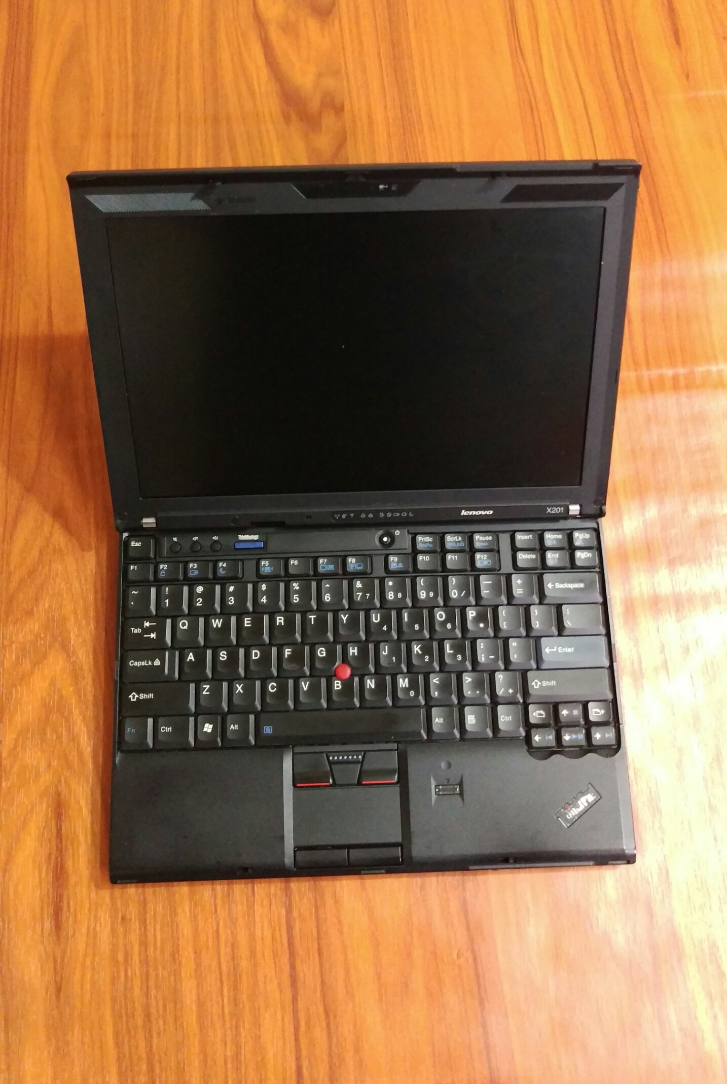 Laptop Lenovo Thinkpad Chíp i5 thời trang làm văn phòng, học tập, giải trí, chơi game nhẹ