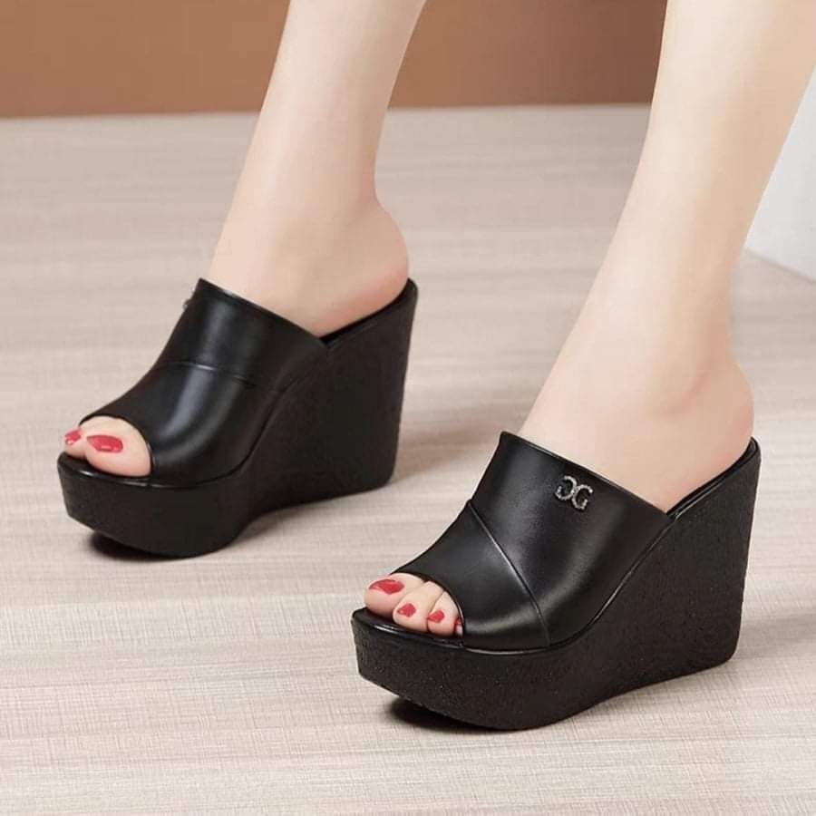 Dép xuồng phụ kiện sang chảnh
