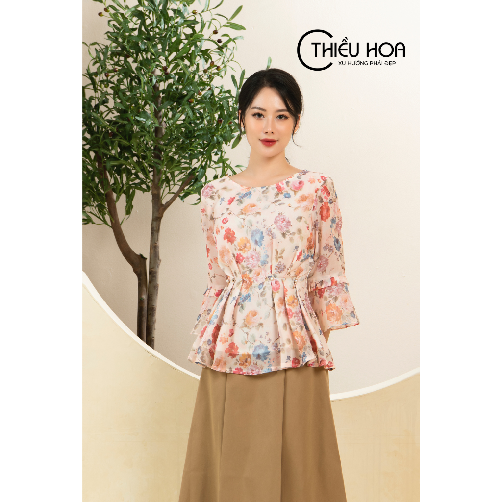 Áo thiết kế họa tiết hoa có xếp ly nhấn eo tôn dáng thương hiệu Thiều Hoa L0805