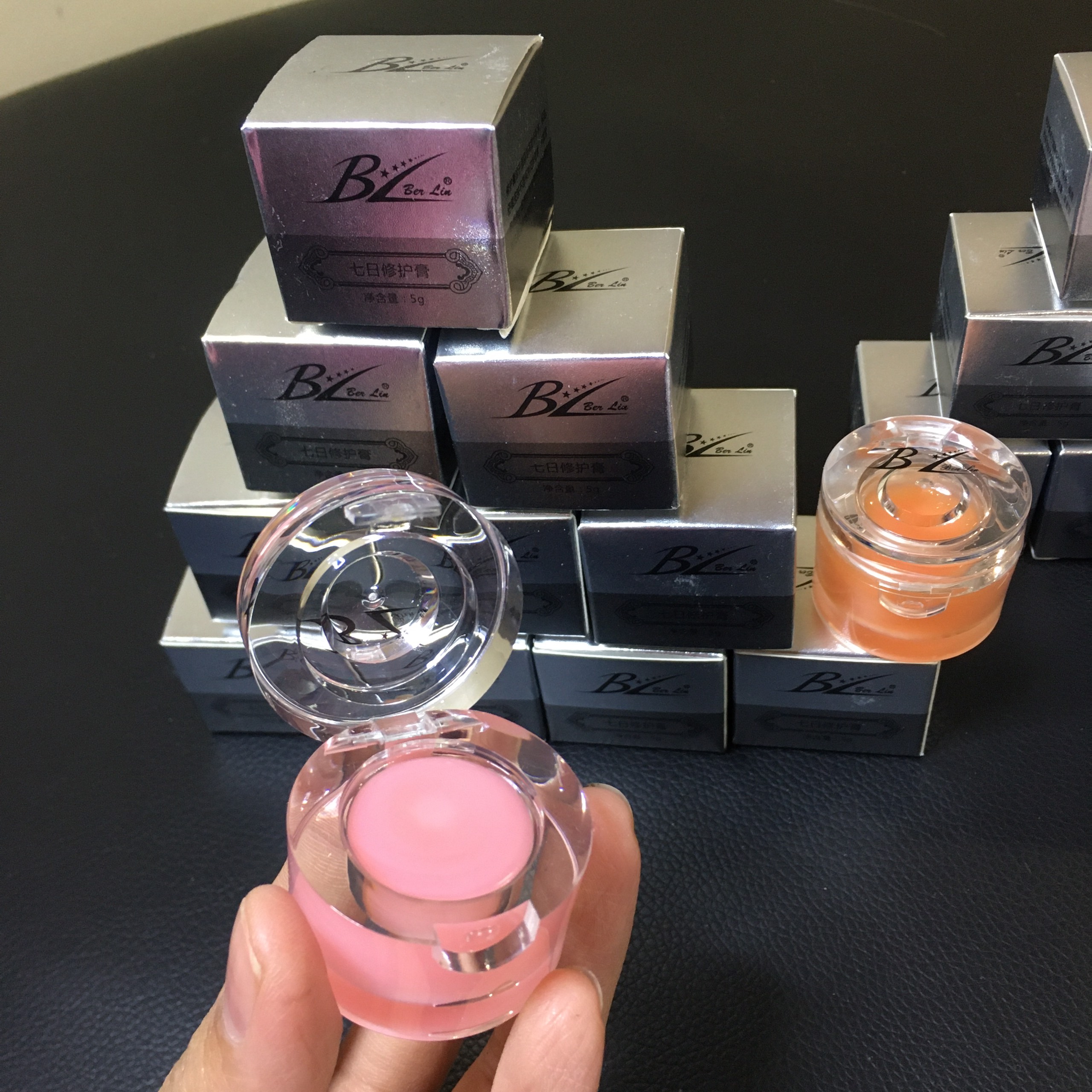 Son Dưỡng BL mềm môi kích màu đặc biệt sau xăm dưỡng BL hũ tròn 50g