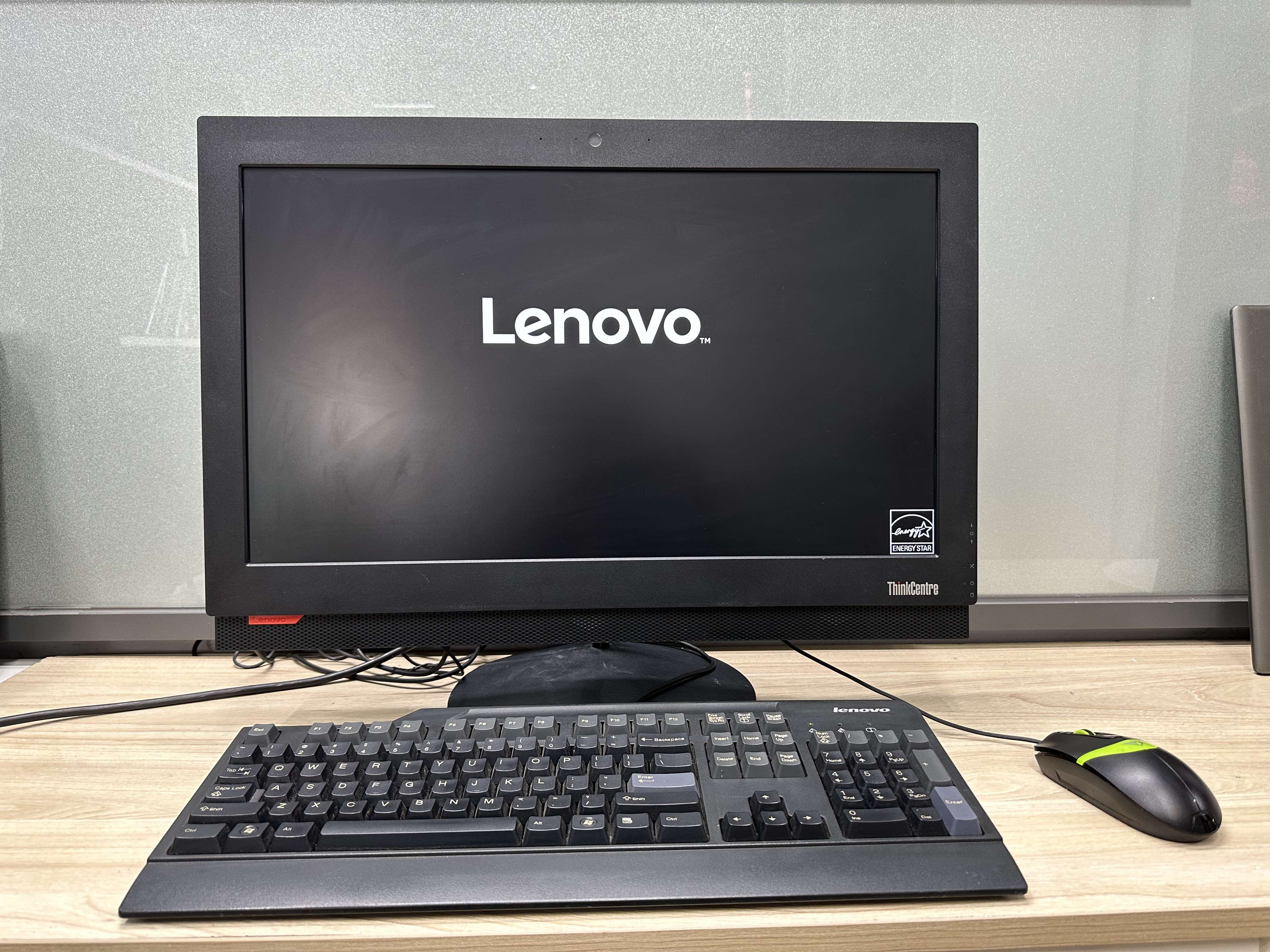 Máy tình bàn all in one máy tính văn phòng Lenovo Thinkcentre M800z mạnh mẽ và bền bỉ