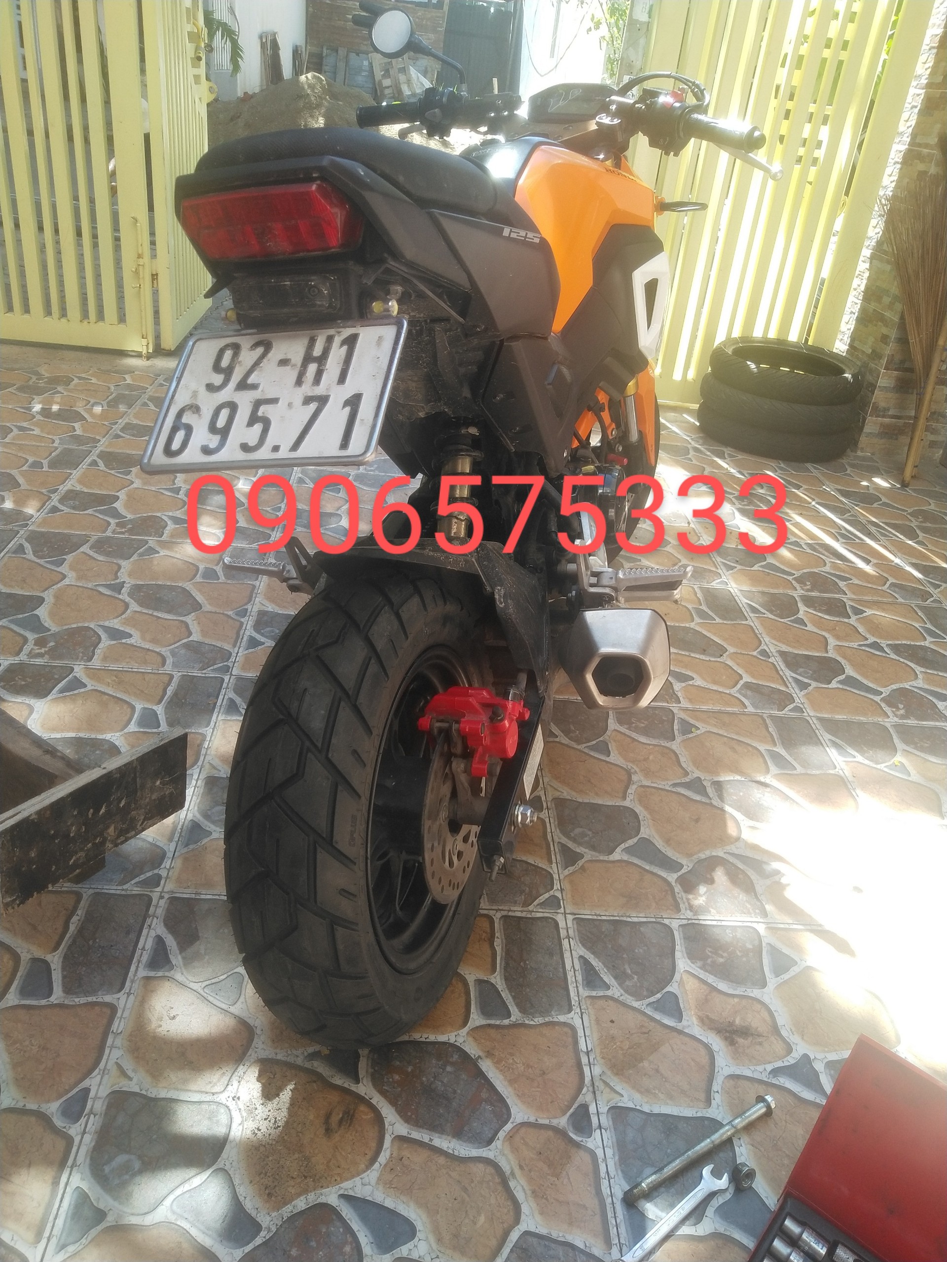 1 Cặp Vỏ ( Lốp ) Xe MSX và PIAGO VESPA GTS Hãng DPLUS