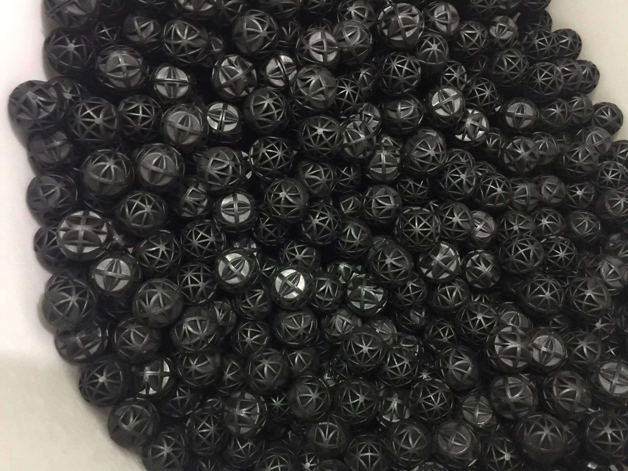 30 quả bóng lọc bio ball. Vật liệu lọc xử lý nước tăng cường oxy dành cho hồ Koi