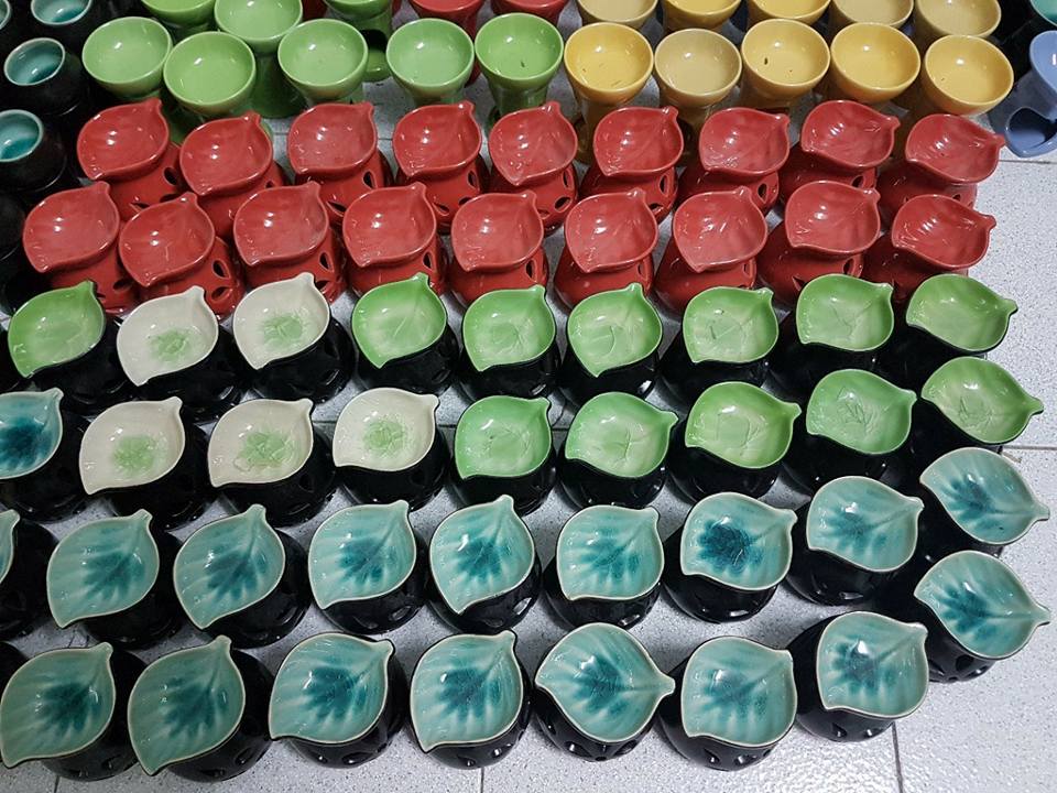 [HCM]ĐẾ ĐỐT TINH DẦU BẰNG NẾN HÌNH TIM LÁ BÁT TRÀNG