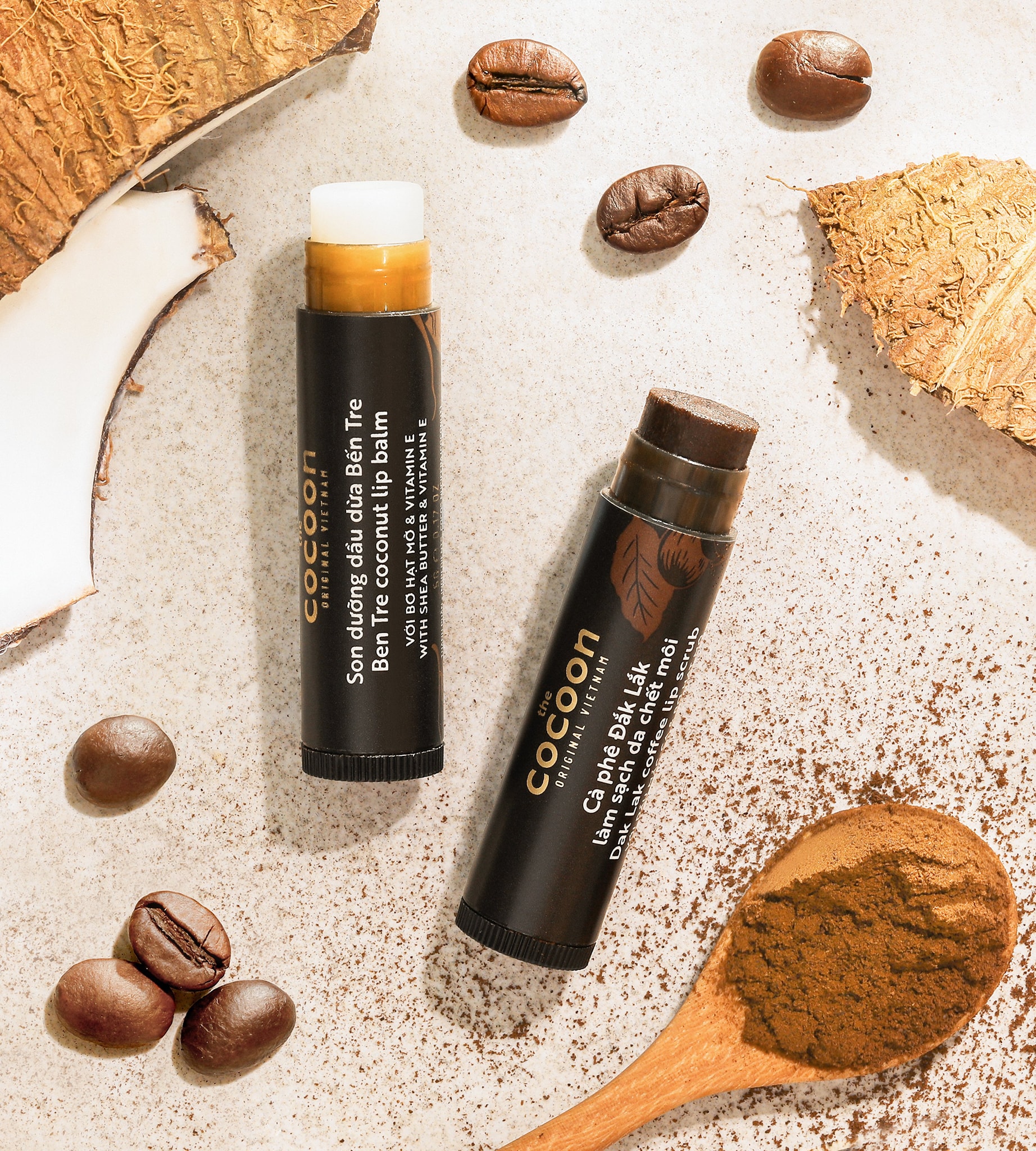 Combo son tẩy da chết môi Cà phê đắk lắk cocoon 5g + Son dưỡng môi dầu dừa bến tre the cocoon 5g
