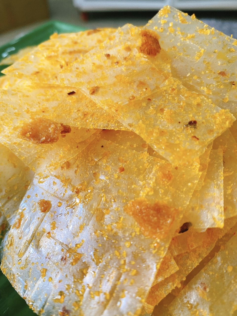 100gr bánh tráng miếng vuông vị tỏi phi