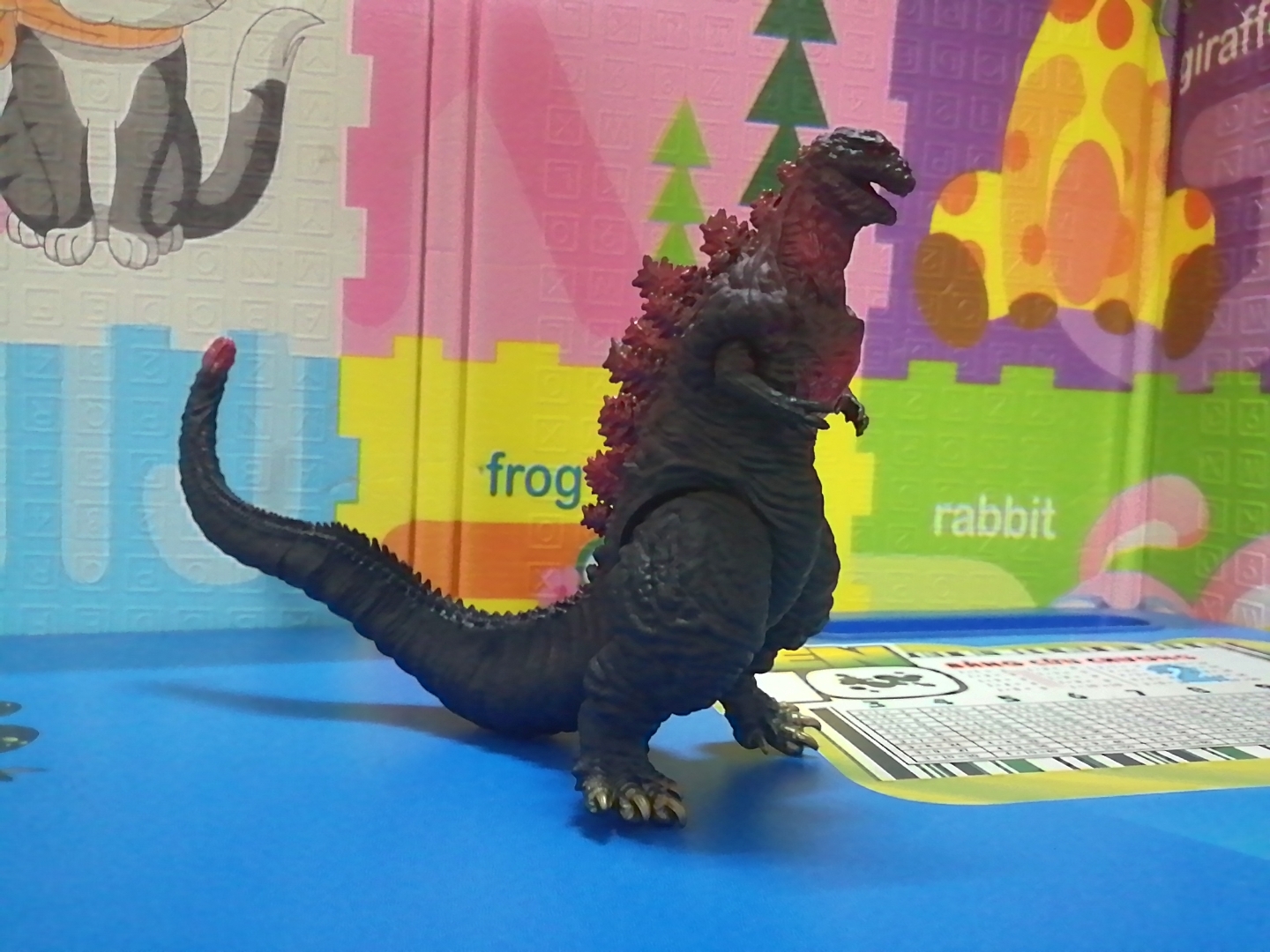Mô hình Titan Shin Godzilla 30x16 cm