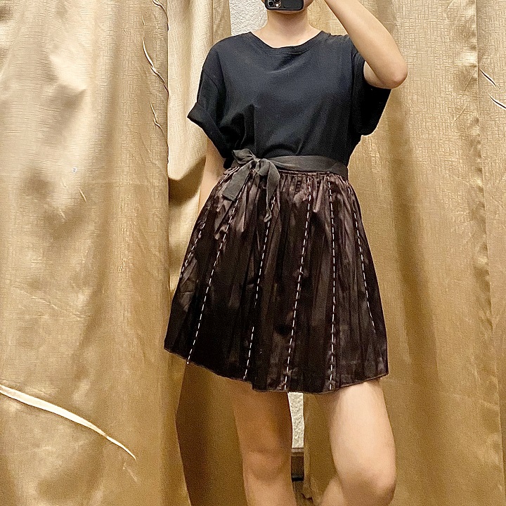 Chân váy xòe họa tiết cực xinh