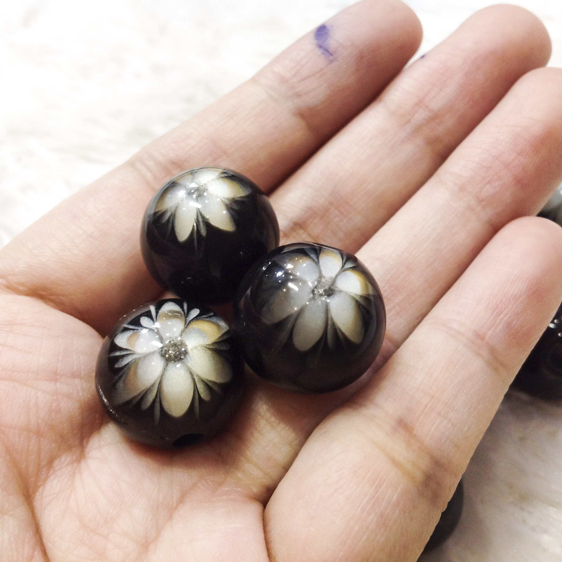 Hạt xỏ vòng in hoa mai 3d ánh xà cừ siêu đẹp size 16mm hạt charm cườm nhựa ancrylic làm thủ công handmade