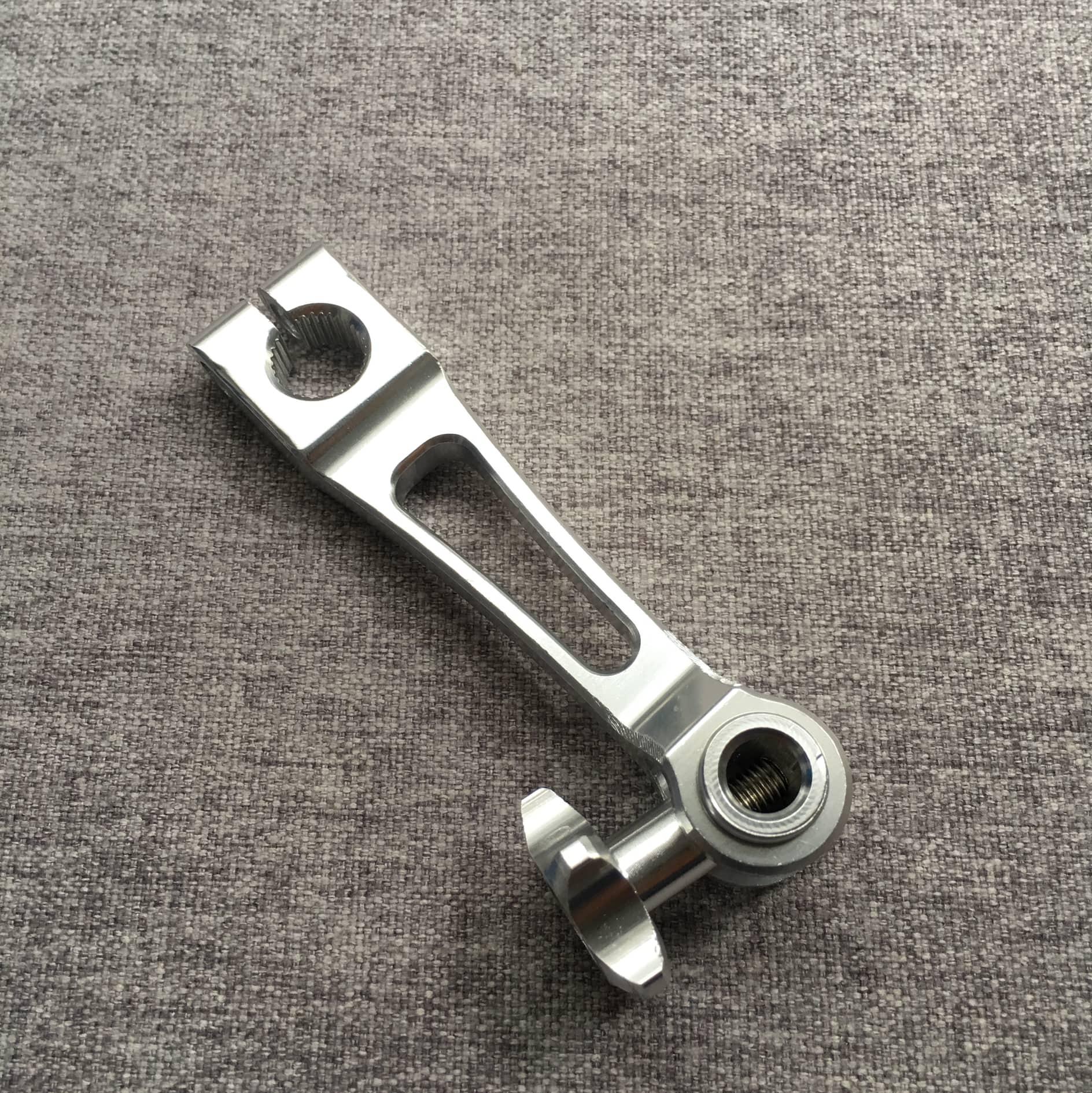 CÀNG THẮNG KIỂNG ĐÙM SAU TRANG TRÍ  XE MÁY CAO CẤP (MÀU BẠC)