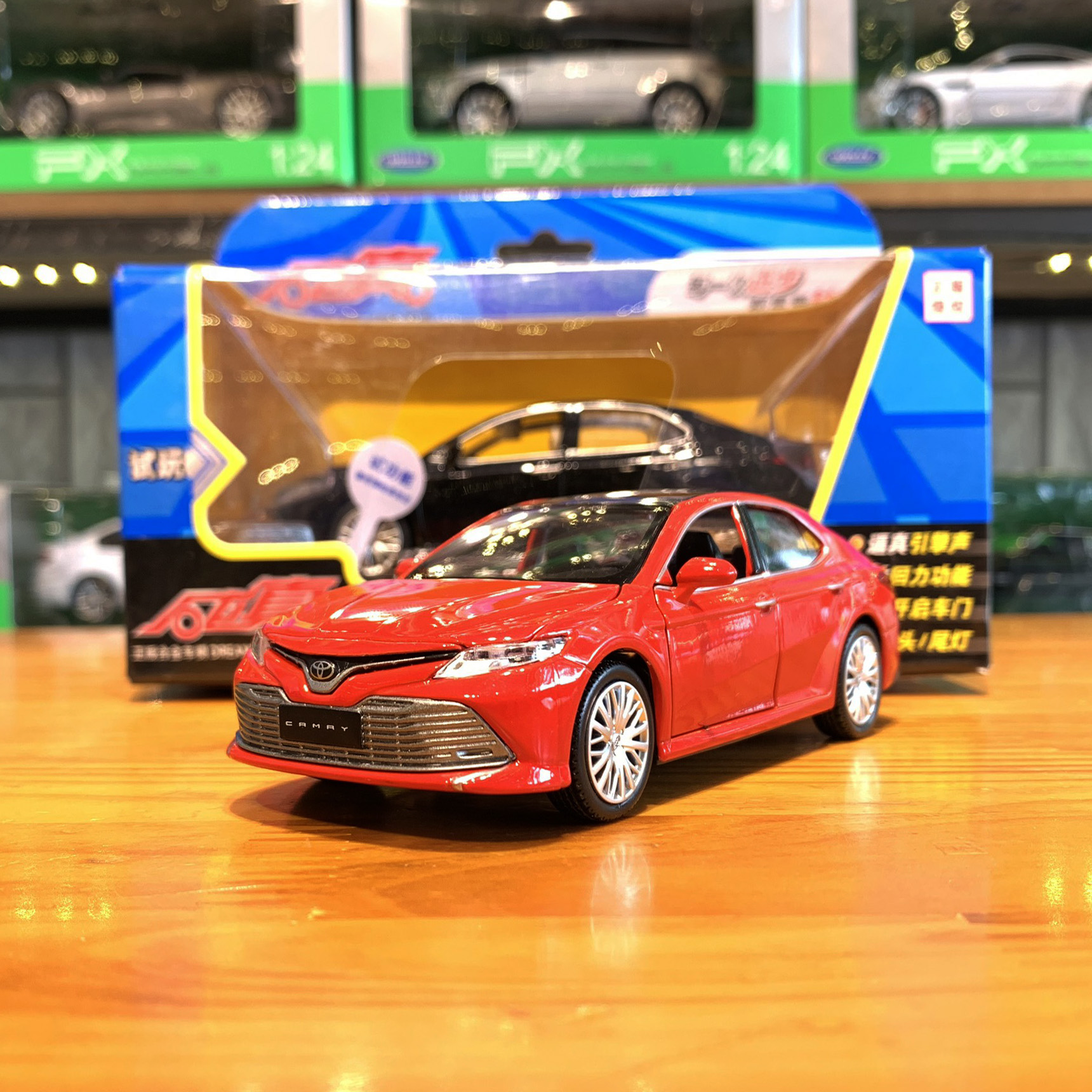 Mô hình trưng bày xe Toyota Camry 2.5 2019 tỉ lệ 1:32 (đen +đỏ)
