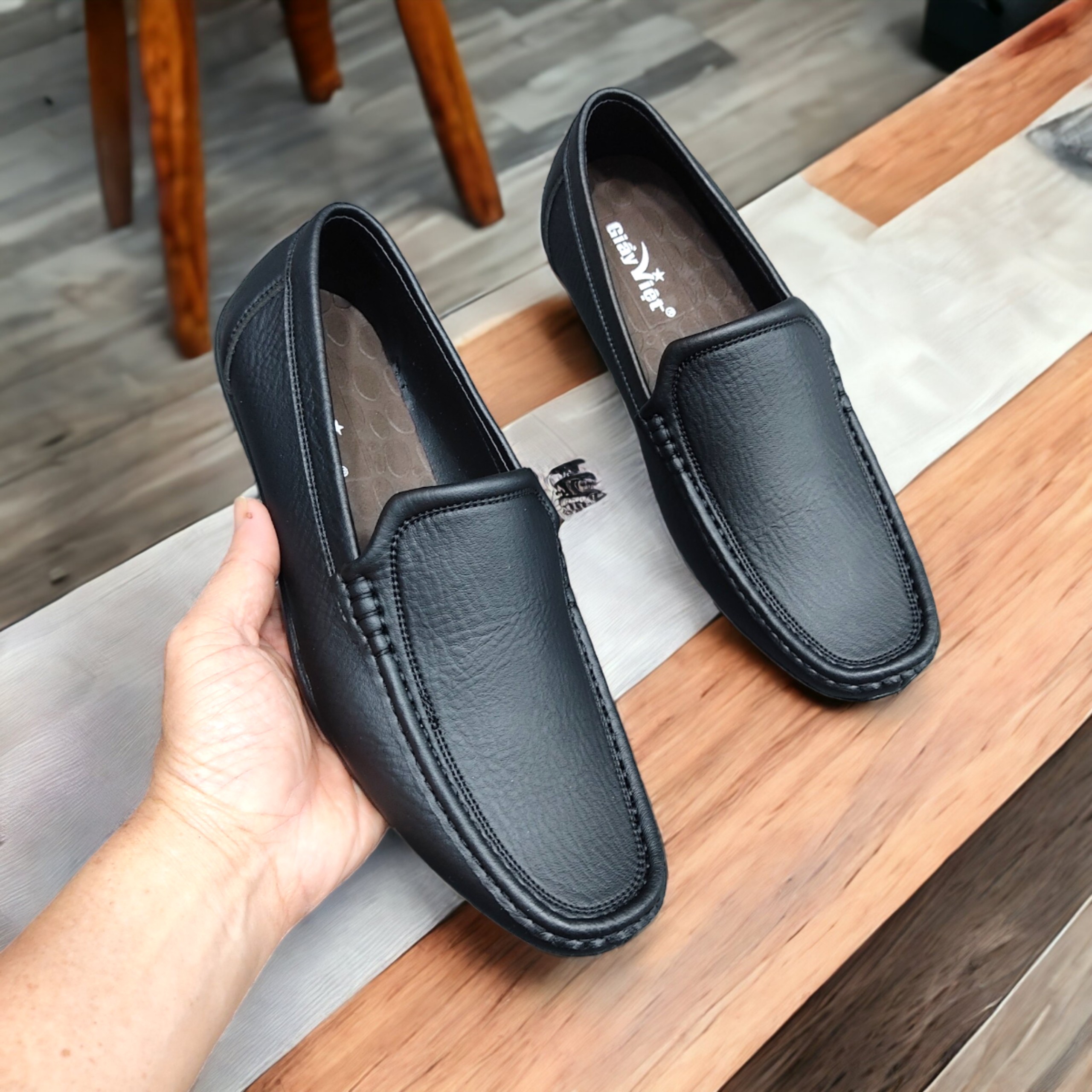 Giày lười nam 2 màu đen và nâu bò