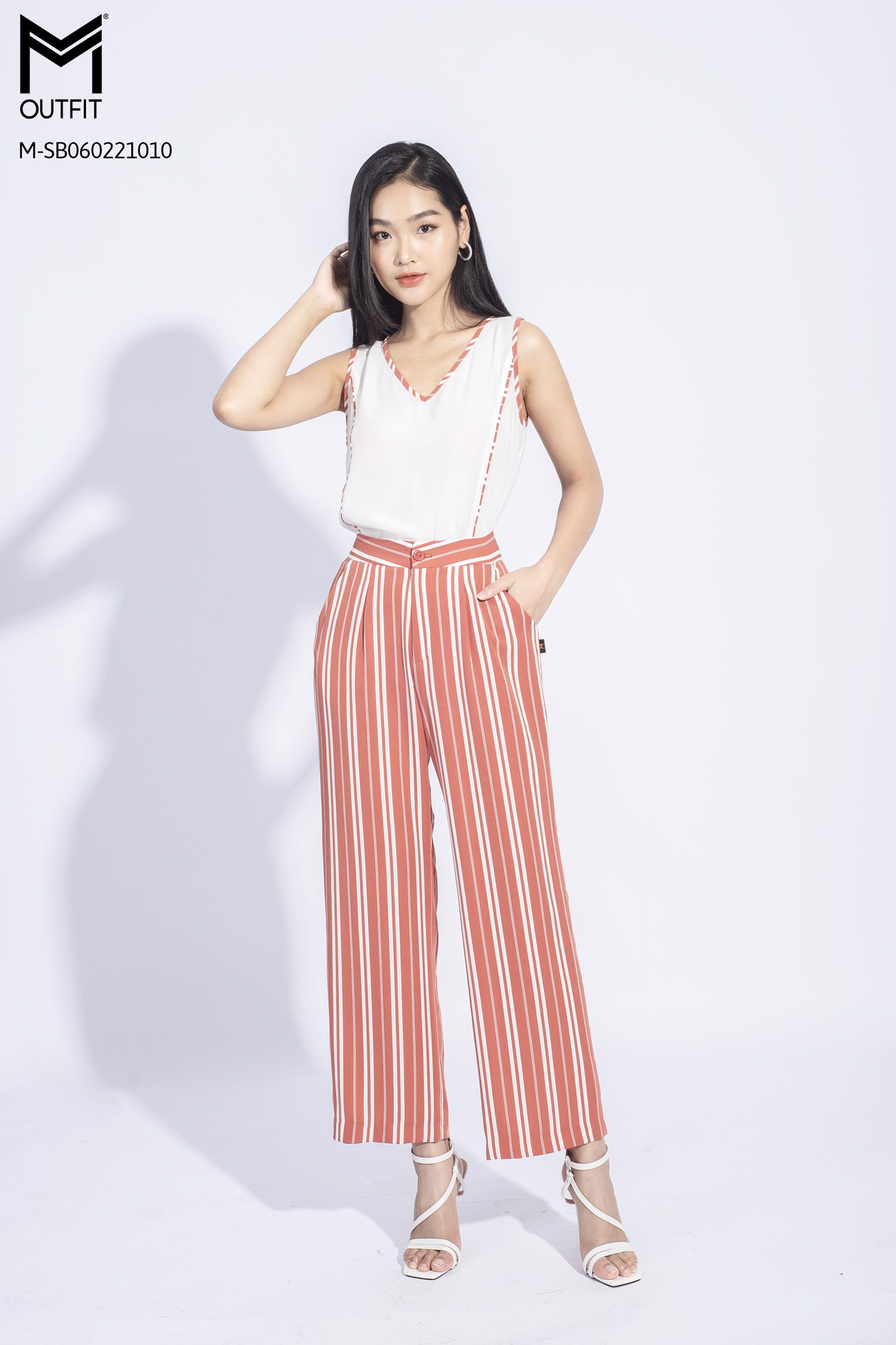 Set bộ. Áo sát nách cổ V, quần dài - mmoutfit