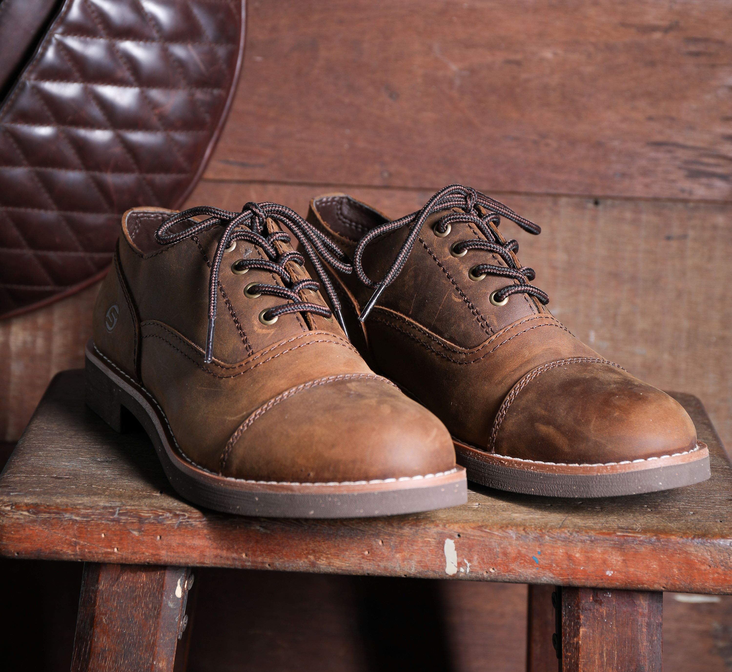 •Giày boot nam da bò sáp cao cấp cổ thấp. • OXFORD BROWN - Steeler, đế khâu, phong cách workwear.