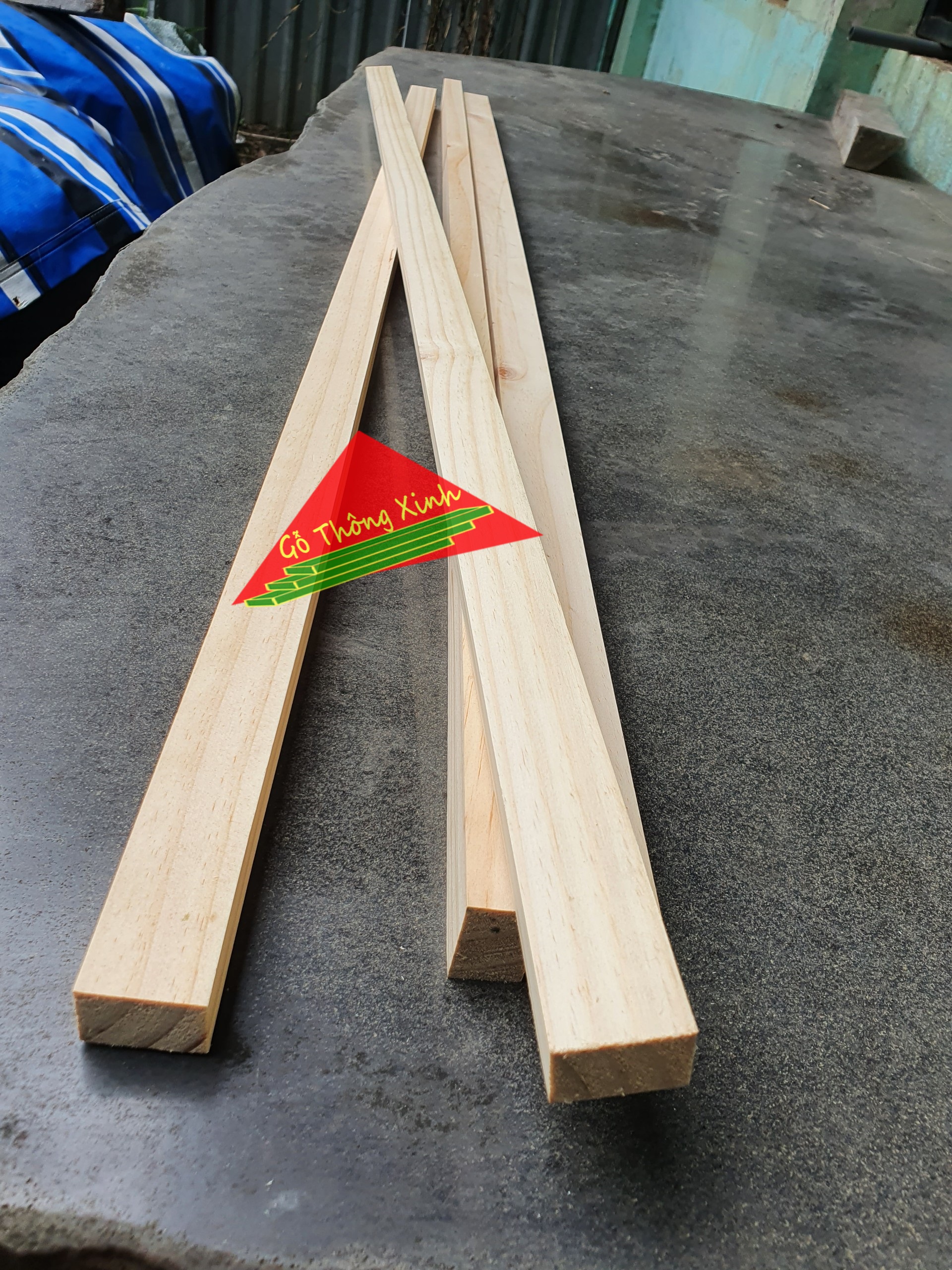 Thanh gỗ thông vuông 2x3cm dài 1m2 bào láng 4 mặt dùng làm khung sườn, trang trí, DIY