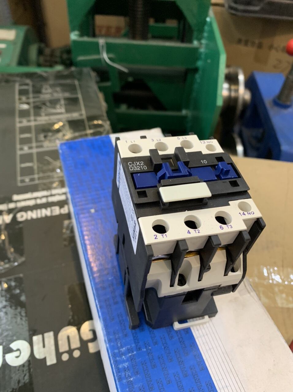 Khởi động từ 24v-xoay chiều lắp vào máy hàn mig 270-350-500a