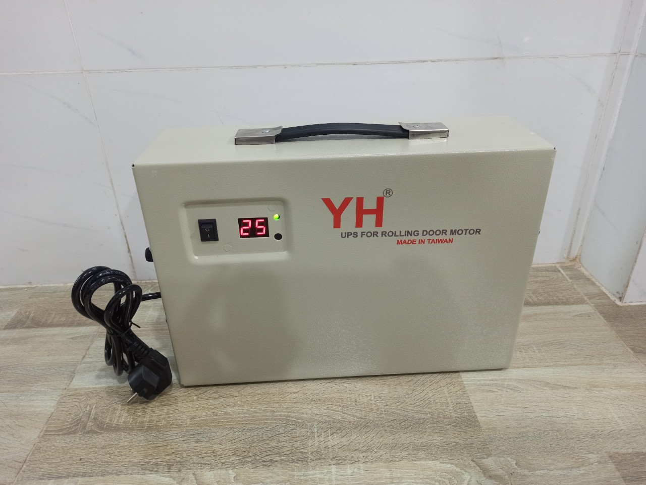 Bình lưu điện cửa cuốn yh dành cho motor 600kg