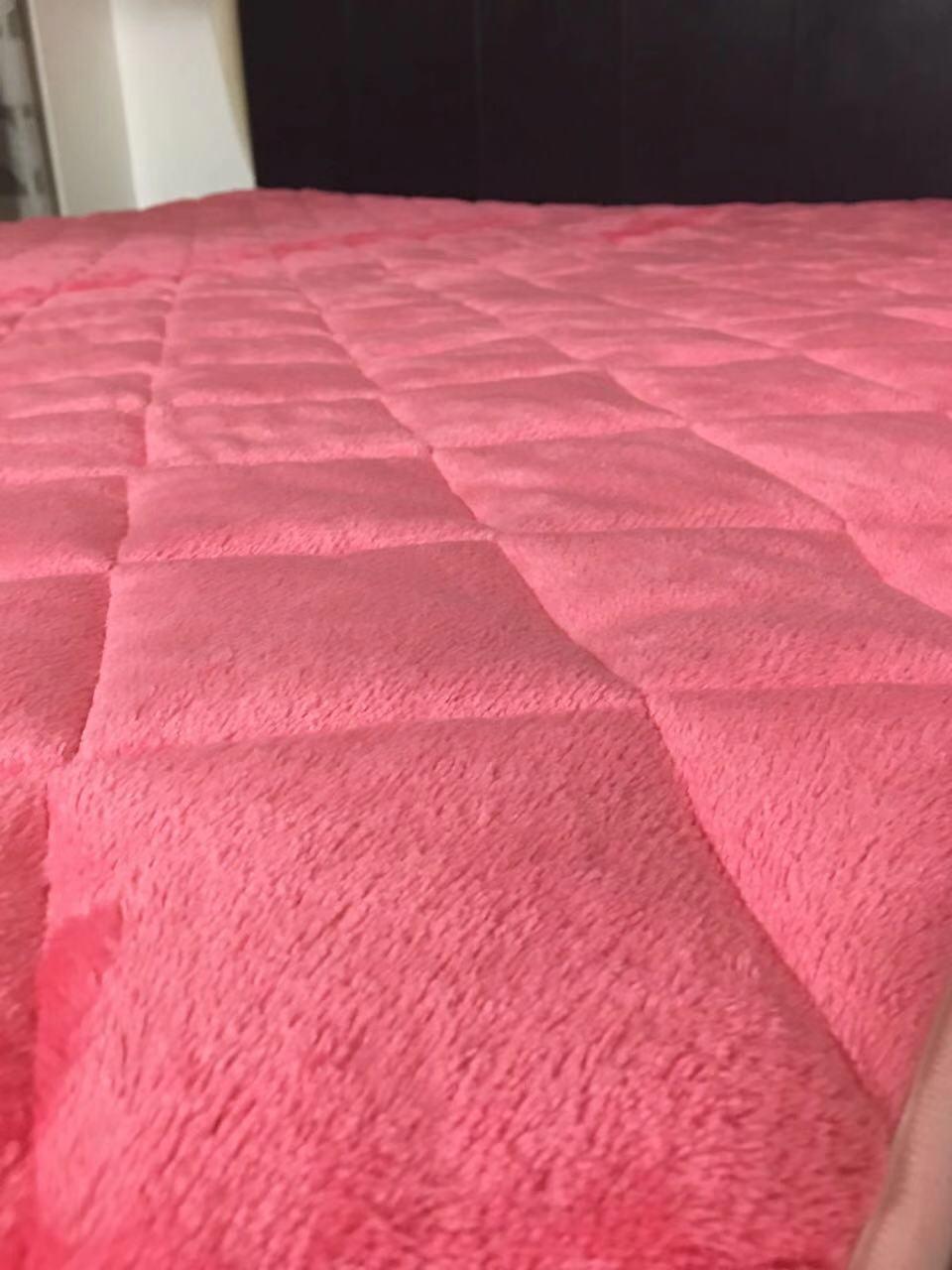 Thảm trải sàn giương ngủ cao cấp1.6*2m màu hồng ( chần gòn )