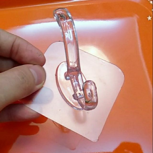 Móc treo quần áo dán tường