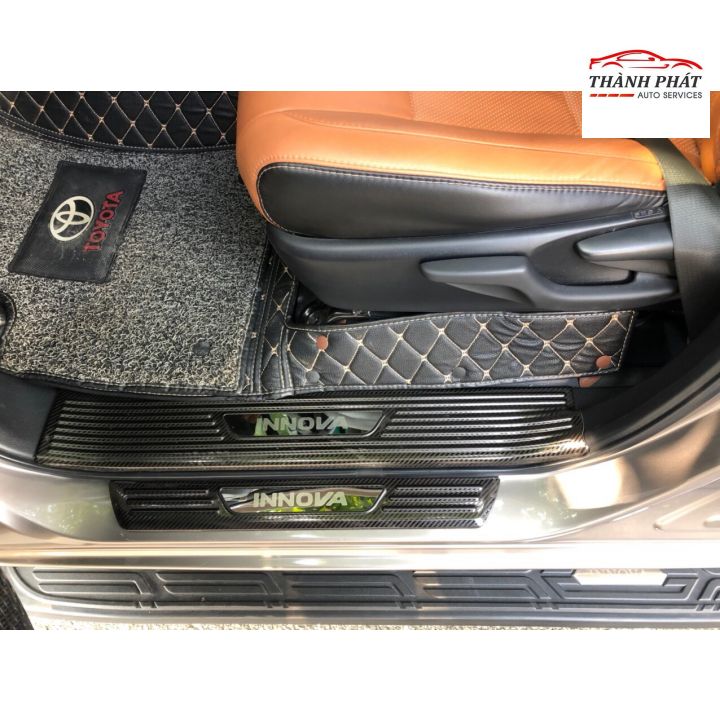 Innova, Ốp Bậc Cửa ( Bậc Giẫm ) Carbon Toyota Innova 2016-2022 Đủ Bộ 8 Chi Tiết
