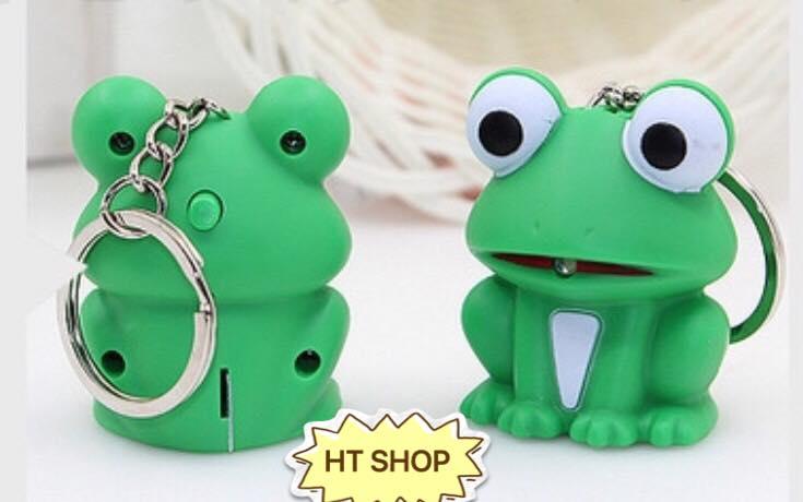 MÓC KHÓA HÌNH CHÚ ẾCH XANH CÓ ĐÈN LED VÀ ÂM THANH