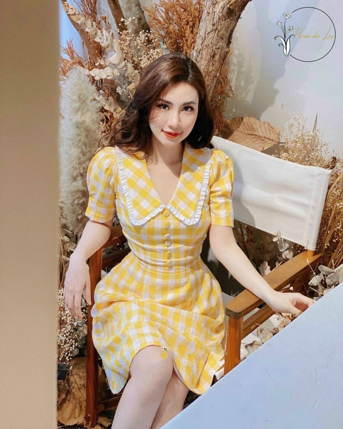Đầm caro kate cổ bèo dáng xòe tiểu thơ
