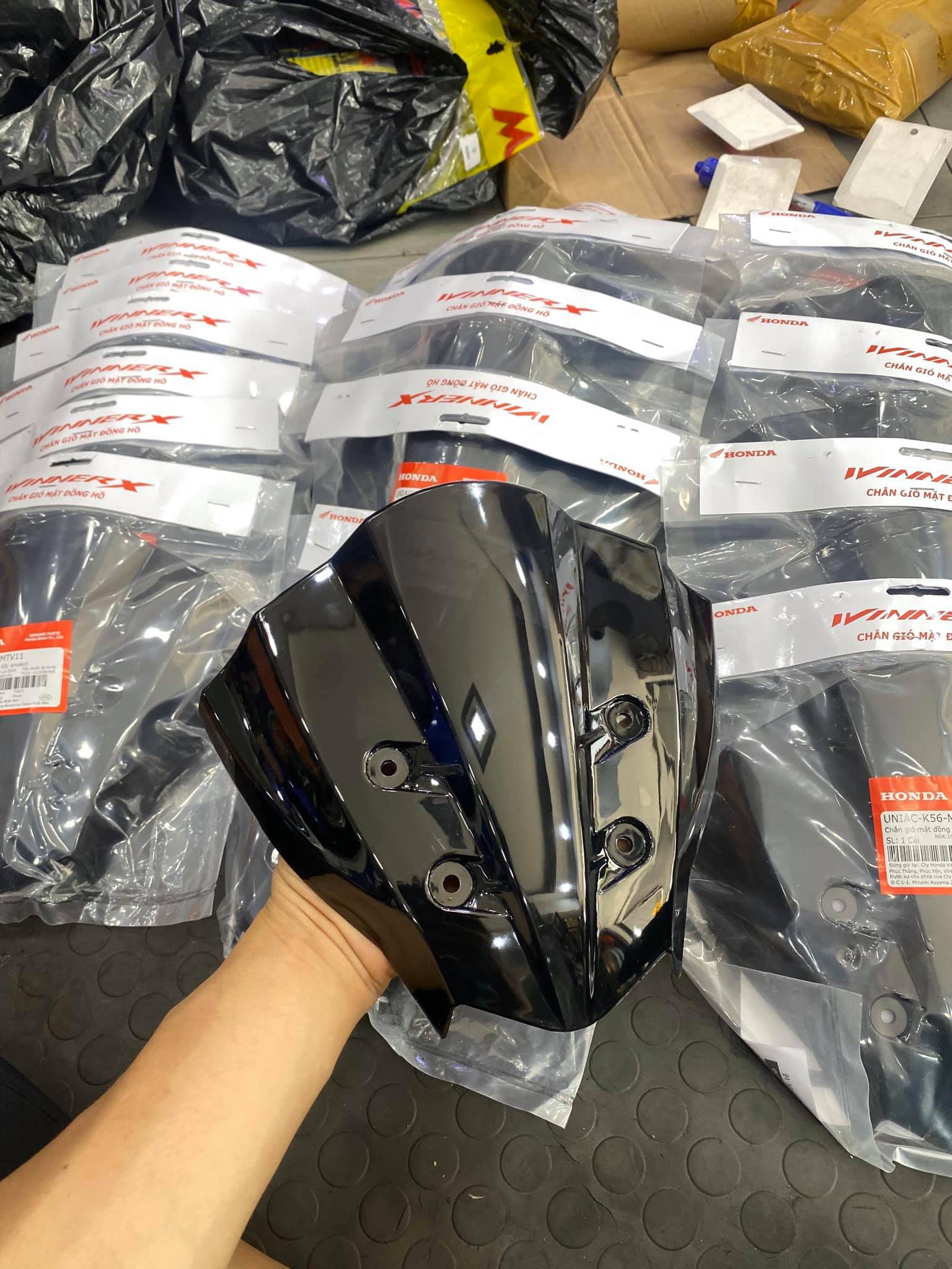 MÃO WINNER X MẪU MỚI, chắn gió cho xe winner X gắn như Zin lưu ý sản phẩm mão chắn gió Winner X bán không kèm ốc bắt, khách dùng ốc Zin