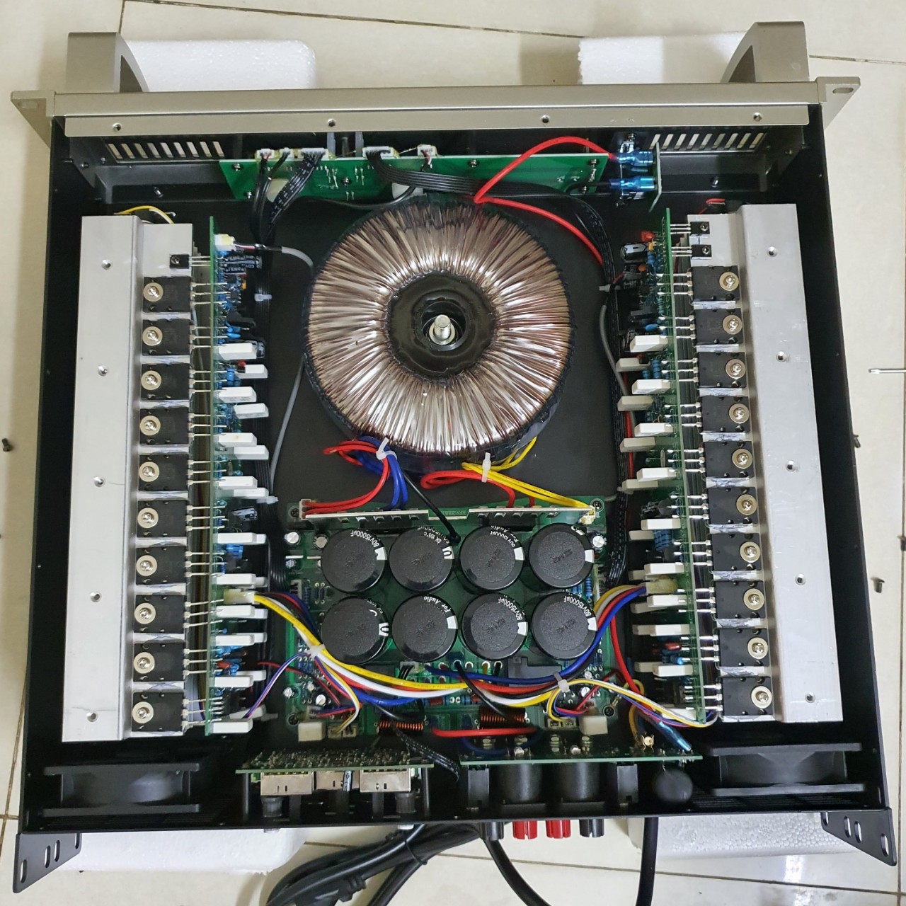 Cục đẩy công suất Yamaha P9500S 40 sò lớn