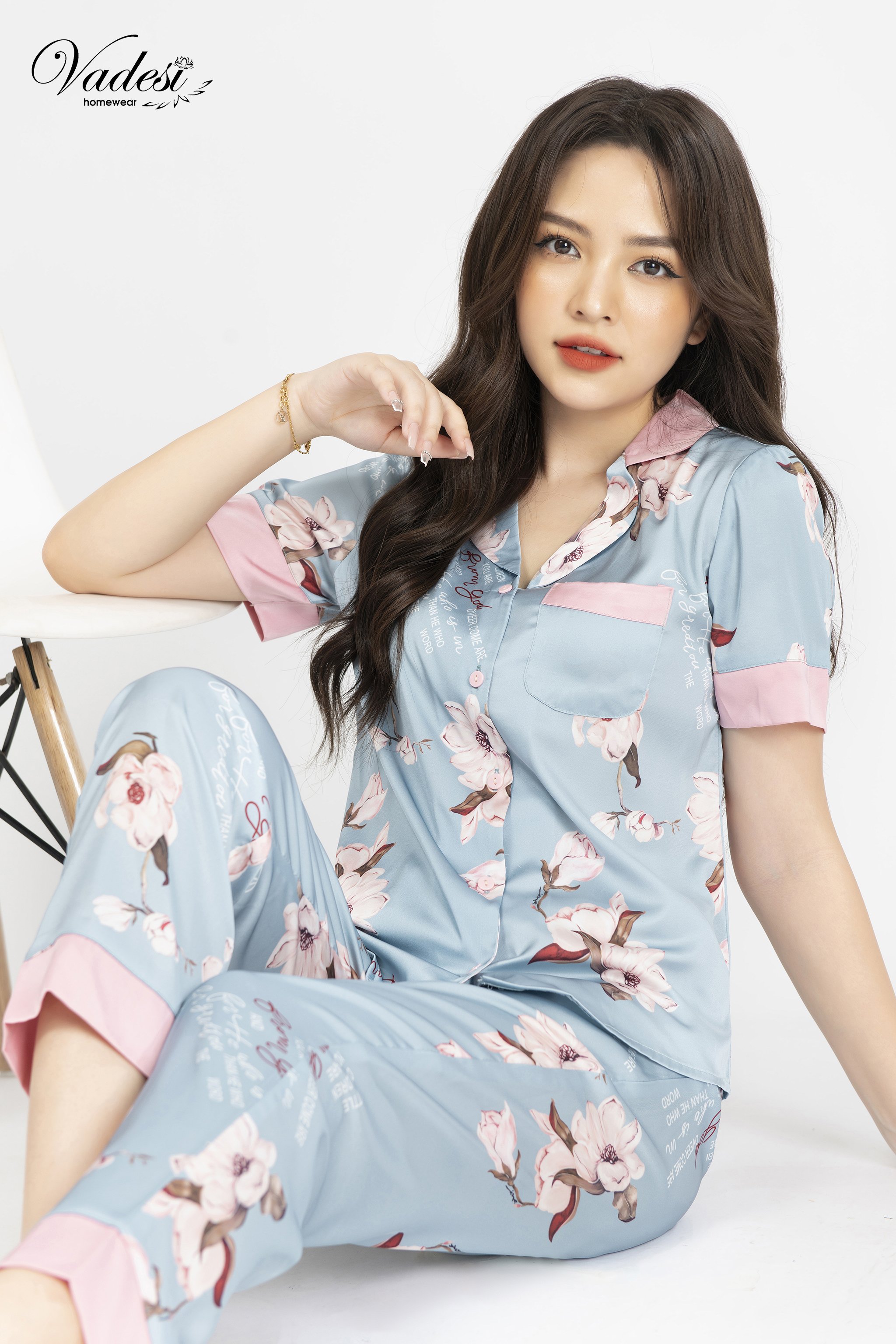 Bộ Đồ Ngủ Nữ Pijama Quần Dài Tay Ngắn Họa Tiết Đẹp Chất Lụa Cao Cấp Thoáng Mềm, Thấm Hút Co Giãn Nhẹ - Vadesi