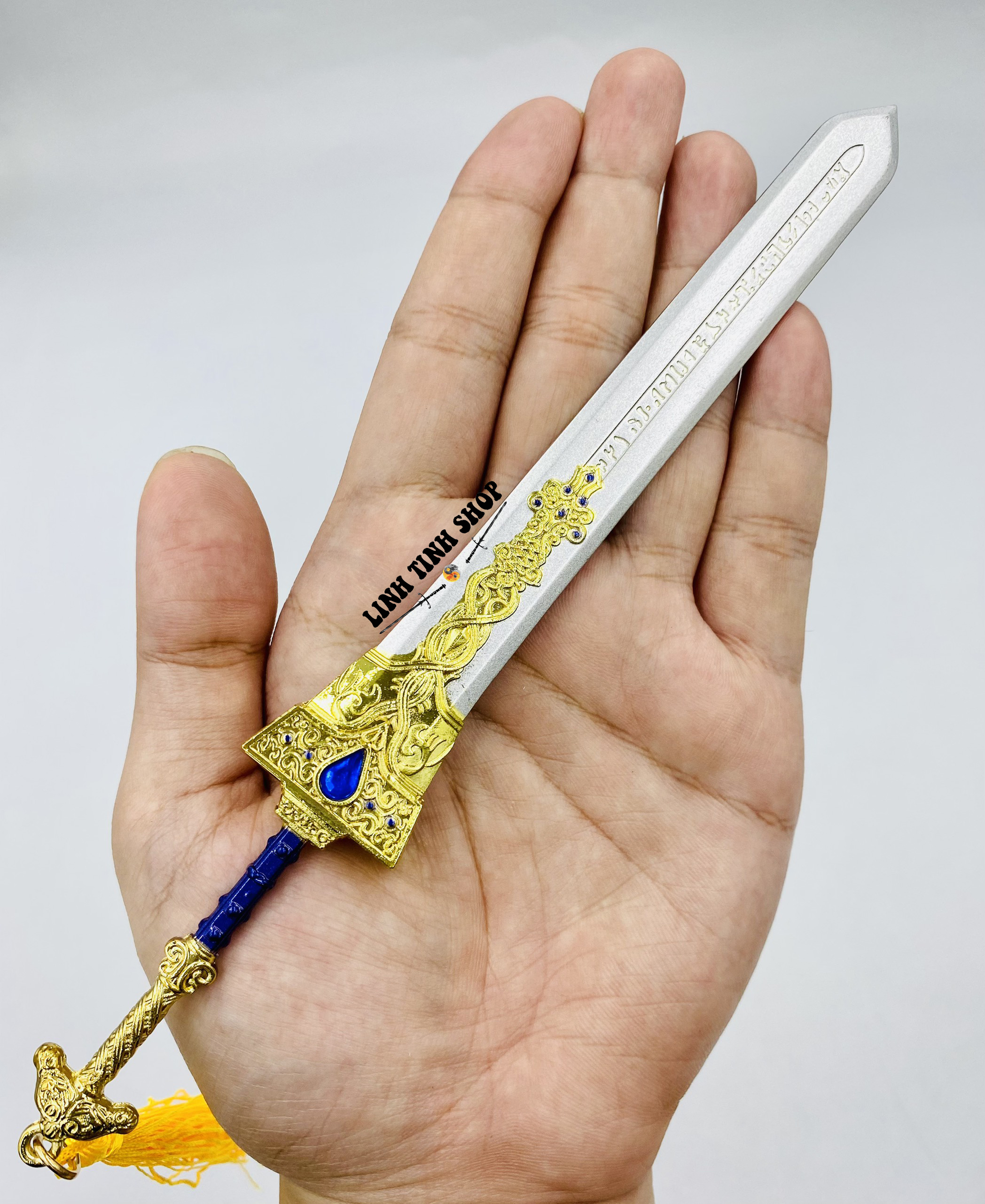 Mô hình trưng bày kiếm Elden Ring
