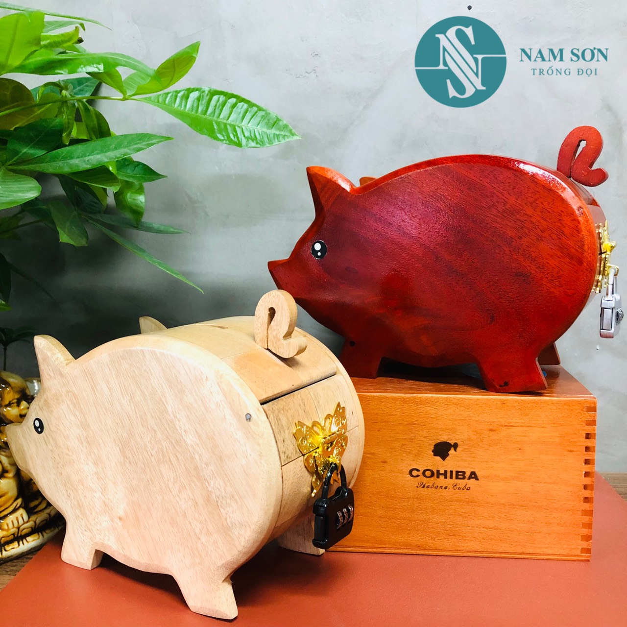 Heo/Lợn Tiết Kiệm bằng gỗ thông, có khoá mật mã