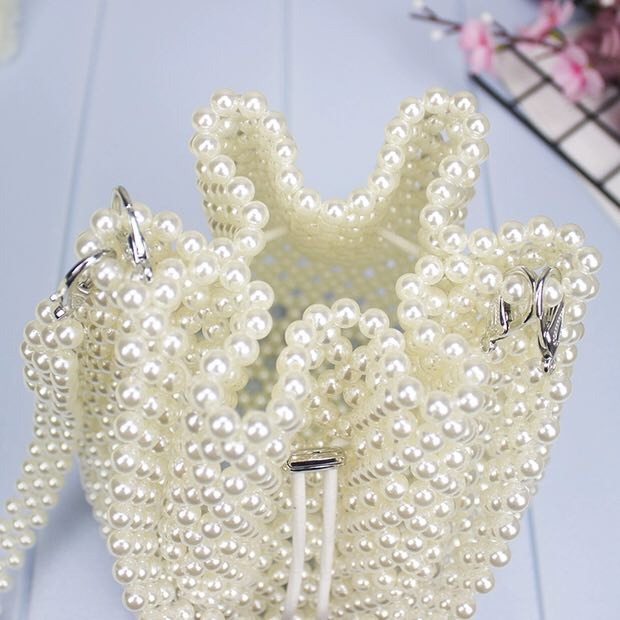 Túi xách tay nữ đính hạt cườm ngọc trai hanh lịch