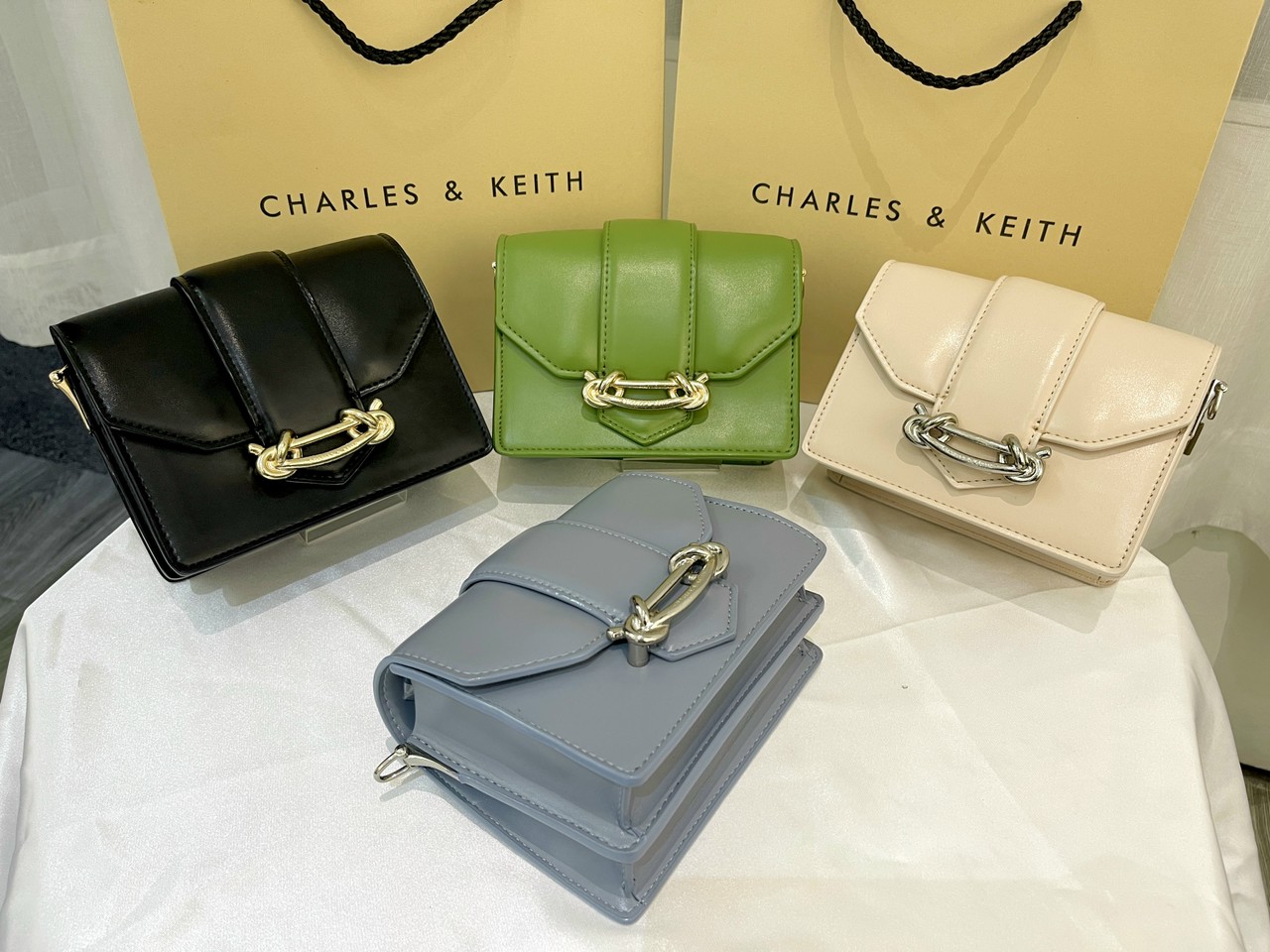 Túi đeo chéo  mẫu mới  (4 màu) túi nữ xinh xắn túi đeo chéo nữ Ck2-80781461 size :17x 12x8cm