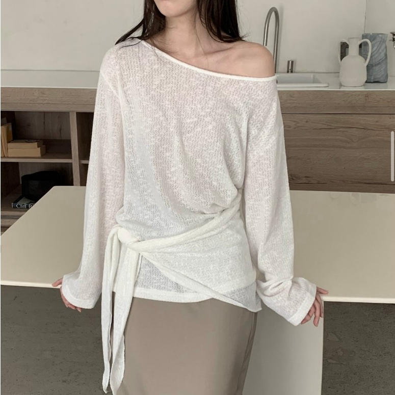 Áo bẹt vai len dệt mỏng buộc eo Modlobe Mellow Wrap Tee Hàn Quốc