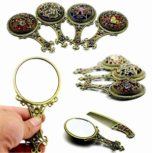 Bộ gương lược họa tiết cổ điển - thiết kế tinh tế, tỉ mỉ