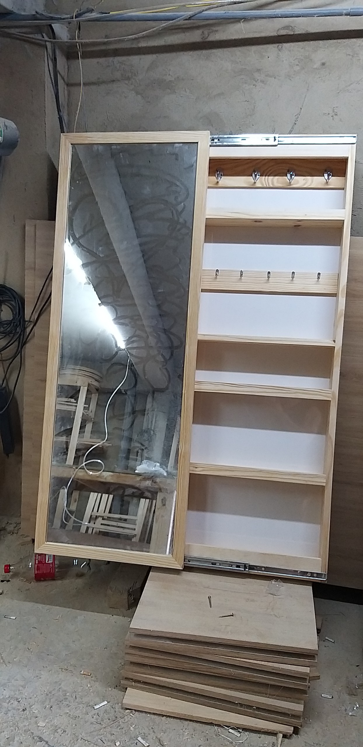 Tủ gương treo tường đựng phụ kiện trang sức chất liệu bằng gỗ kích thước 50X160